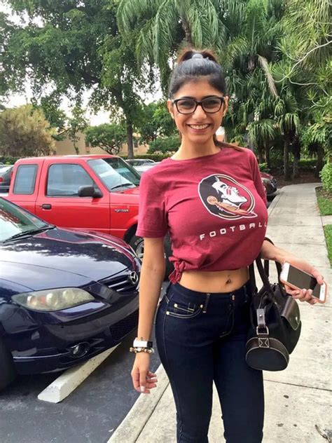 mia khalifa xxx.com|Mia Khalifa Porn Videos 